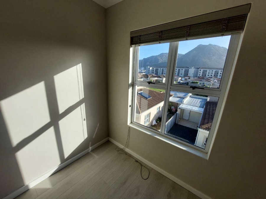 To Let 2 Bedroom Property for Rent in Muizenberg Western Cape